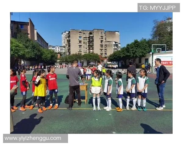 铁窗内的绿茵梦监狱球星用足球书写自由与希望